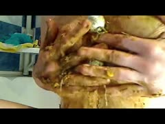 Bouncy tits of a MILF got smelly because of poop